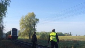 PROKURATURA O PRZYCZYNIE ZGONU CHŁOPCA. SZTUM: 14-LATEK ZGINĄŁ POD KOŁAMI POCIĄGU – 05.05.2015