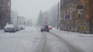 Malbork: Bardzo ślisko na drogach i chodnikach. Jaka kara za nieodśnieżenie chodnika grozi właścicielowi nieruchomości ? 11.01.2016