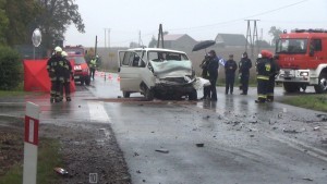 Miał wyprzedzać autobus. 28- latka zginęła na miejscu. Wypadek w Dąbrówce Malborskiej – 07.10.2016