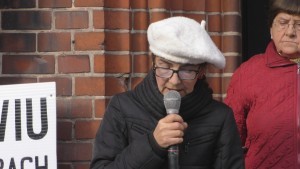 „Prezydent obiecał mi pomoc, ale mi nie pomógł”. XIV demonstracja Bogumiły Skóry. 