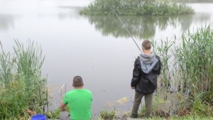 Wędkowanie z okazji Dnia Dziecka w Nowym Stawie. 