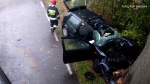 Mężczyzna zginął na miejscu. Młoda kobieta trafiła do szpitala. 