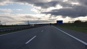 Zainstaluj AmberGO i przejeżdżaj przez bramki na autostradę bez kolejki.