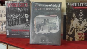 „Przynajmniej tyle możemy dla nich zrobić” - wystawa poświęcona Żołnierzom Wyklętym w ZSP4 w Malborku.