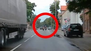 Wypadek na 500 – lecia w Malborku z udziałem motocyklisty. 