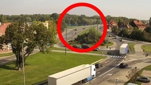 Malbork. Wymusił pierwszeństwo na wiadukcie i spowodował kolizję.