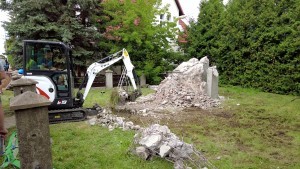 Malbork. Pomnik z gwiazdą czerwonoarmistów przeszedł do historii. Zdjęcia i wideo.