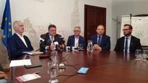 Wkrótce otwarcie przekopu - co dalej z elbląskim portem? Konferencja prasowa prezydenta Elbląga Witolda Wróblewskiego.