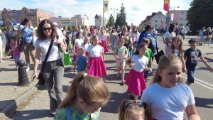 Malbork. Ulicami miasta przeszła procesja odpustowa. Wideo i zdjęcia