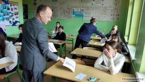 Maturalny maraton rozpoczęty - maturzyści zmierzyli się z językiem polskim. Wideo i zdjęcia