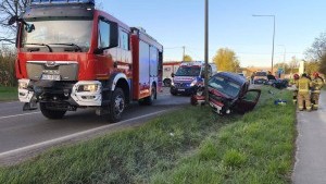 Malbork. Groźny wypadek o świcie w Kałdowie. Zderzenie trzech aut, jedna osoba ranna.