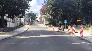 Ulica Piłsudskiego w Malborku znów przejezdna. Przebudowa Starego Miasta wchodzi w kolejny etap. Wideo