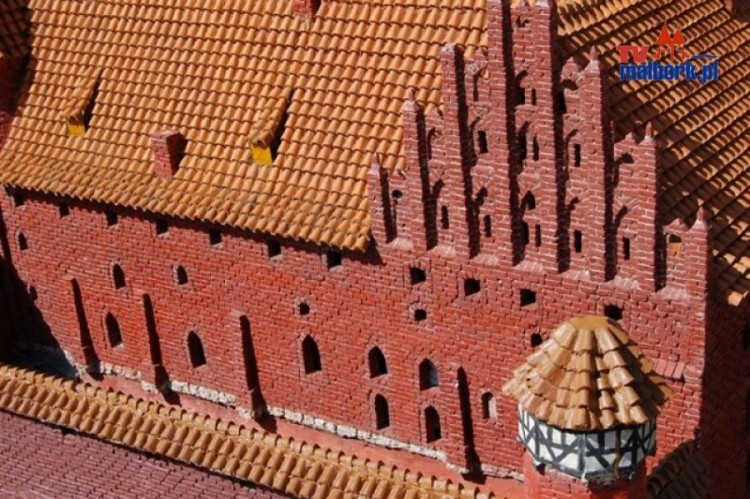 Kto zniszczył zamek w Malborku? Zniszczony mur i wybite szyby!!” -&#8230;