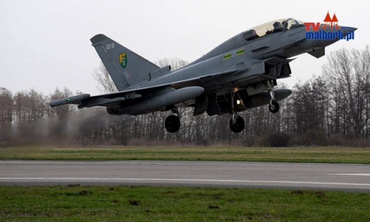 Eurofighter’y na lotnisku Malbork fot. Michał Statkiewicz - 20.04.2013