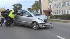 WYPADEK MERCEDESA I TOYOTY NA ARMII KRAJOWEJ. KOBIETA W SZPITALU - 01.10.2013