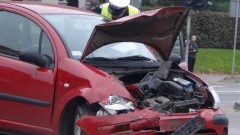 WYPADEK DWÓCH POJAZDÓW OSOBOWYCH W MALBORKU. DO SZPITALA TRAFIŁO SIEDEM OSÓB  - 06.10.2013