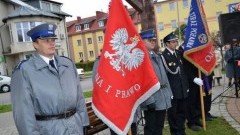 NOWODWORSCY POLICJANCI UCZCILI PAMIĘĆ POLEGŁYCH I POMORDOWANYCH ZA WOLNĄ OJCZYZNĘ – 12.11.2013