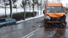 KIEROWCA W STANIE KRYTYCZNYM. 4 UCZNIÓW W SZPITALU. WYPADEK AUTUBUSU SZKOLNEGO W MIEJSCOWOŚCI CHLEBÓWKA - 06.12.2013