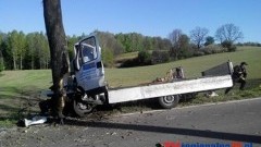 WIÓZŁ BUTLE Z CO2, UDERZYŁ W DRZEWO I ZGINĄŁ NA MIEJSCU. TRAGEDIA W OKOLICY STAREGO DZIERZGONIA - 28.04.2014