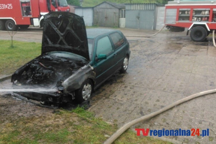 POŻAR SAMOCHODU OSOBOWEGO W WAPLEWIE WIELKIM – 13.05.2014