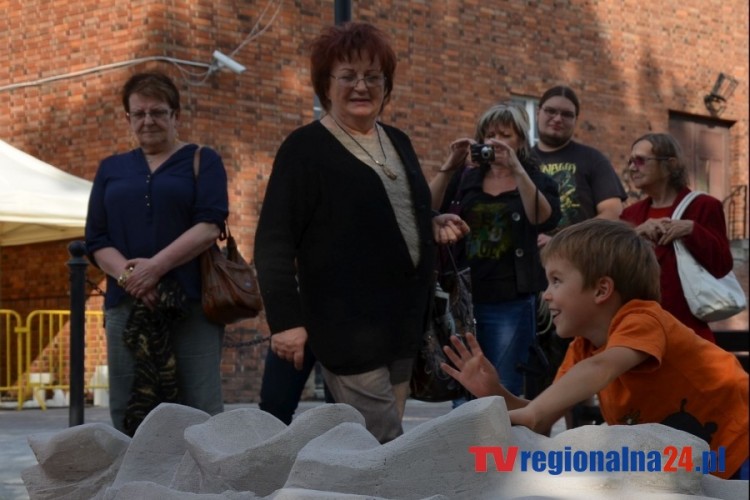 Rzeźby ożywiły przestrzeń miasta w Nowym Dworze Gdańskim - 02.09.2014