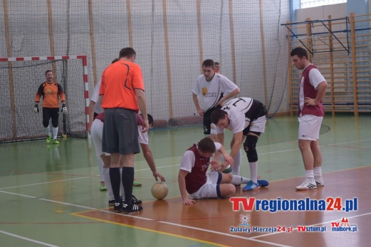 ŻUŁAWSKA HALOWA LIGA PIŁKI NOŻNEJ NA PÓŁMETKU - 17.01.2015