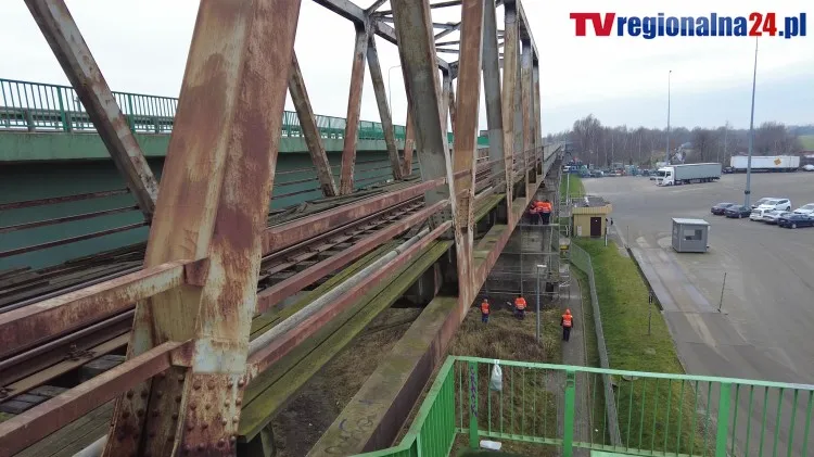 Roboty na moście kolejowym nad rzeką Elbląg - PKP inwestuje 12 mln&#8230;