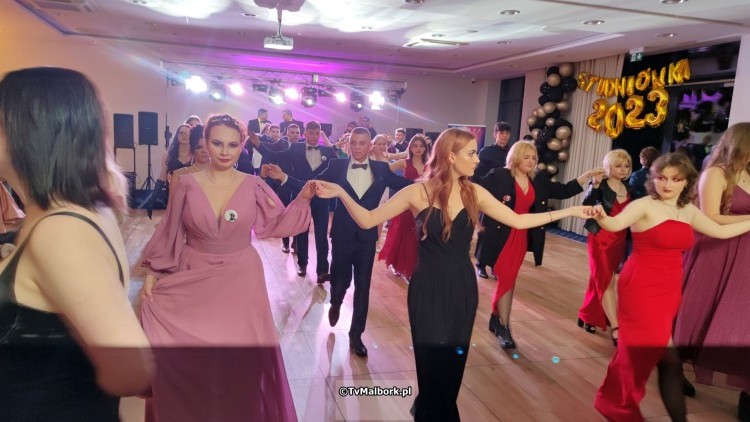 Studniówka 2023 I Liceum Ogólnokształcącego im. Henryka Sienkiewicza w Malborku [foto, wideo] 11.02.2023