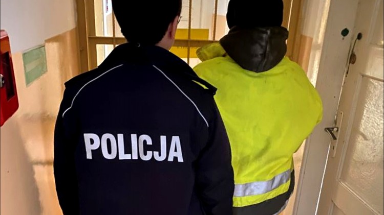 Powiat sztumski. Ukradli artykuły spożywcze i pieniądze – grozi im do 10 lat więzienia.