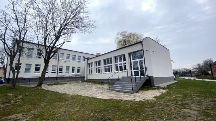 Nowy Dwór Gdański. Powstanie strefa rekreacyjna w obrębie Urzędu Miejskiego.