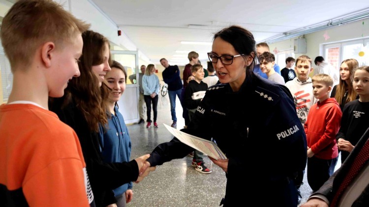 Malbork. Miejskie eliminacje do Ogólnopolskiego Turnieju Wiedzy o Bezpieczeństwie w Ruchu Drogowym – znamy laureatów ze szkół podstawowych.