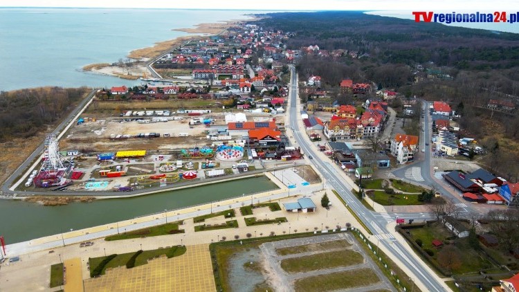 Krynica Morska 2023. Rozbudowa pirsu pasażerskiego w morskim porcie rybackim. Zobacz lotniczy postęp prac kwiecień 2023 w 4K