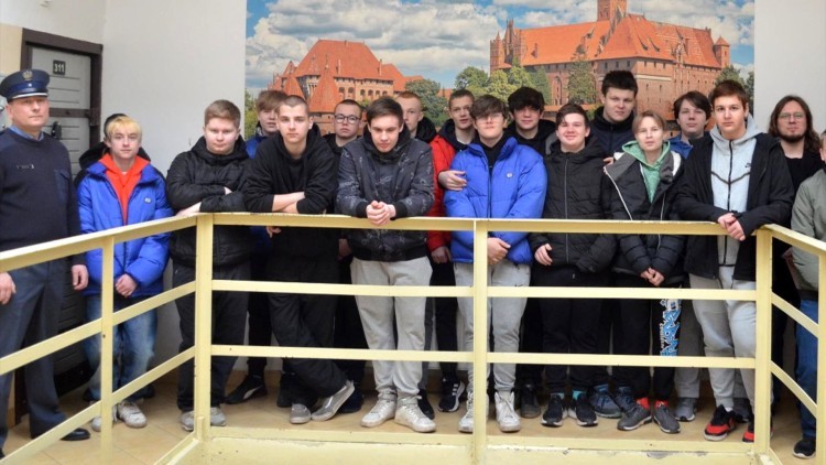 Malbork. Jak działa polski system więziennictwa? - wizyta studyjna uczniów ZST w Oddziale Zewnętrznym.