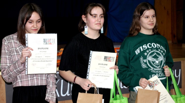 Powiat sztumski. Poznajcie laureatów konkursu wiedzy o zbrodni katyńskiej.