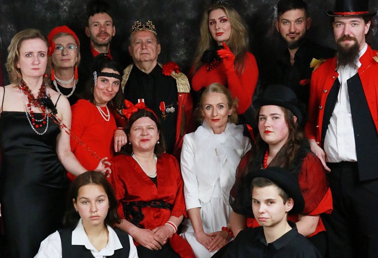 Malbork. Iwona, księżniczka Burgunda ? spektakl teatru W pół słowa.…