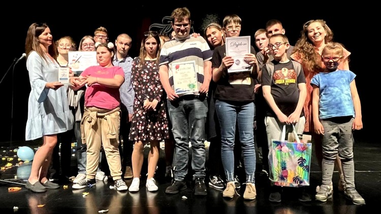 Powiat sztumski. Uśnickie Anioły najlepsze podczas Kwidzyńskiego Forum Teatralnego Placówek Szkolnictwa Specjalnego.