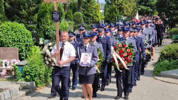 Mł. asp. Tristan Fijołek spoczął na cmentarzu komunalnym w Malborku.…