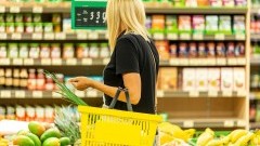 Drożyzna w sklepach nie odpuszcza. Warzywa i chemia gospodarcza najbardziej drenują portfele Polaków