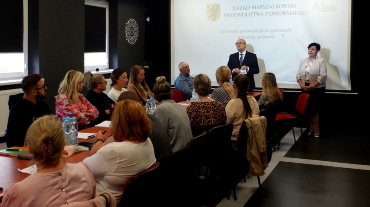Powiat sztumski. Ochrona powietrza w gminach i działania antysmogowe – szkolenie dla jednostek samorządu terytorialnego.