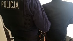 Nowy Dwór Gdański. Jechała uszkodzonym samochodem – młoda kobieta prowadziła po zażyciu narkotyków.