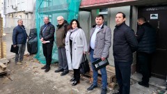 Nowy Dwór Gdański. Trwa remont Powiatowego Urzędu Pracy – komisja sprawdziła postęp prac.