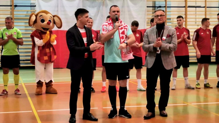 Biało Czerwone Żuławy i mecze z udziałem Reprezentacji Artystów Polskich w Nowym Dworze Gdańskim.