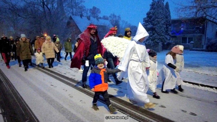 Gmina Miłoradz. Orszak Trzech Króli i wspólne kolędowanie mieszkańców…