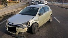 Malbork. Zderzenie dwóch osobówek na ul. Wałowej – jedna osoba trafiła do szpitala.