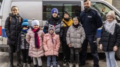 Nowy Dwór Gdański. Młodzieżowa Drużyna Pożarnicza z wizytą u policjantów.