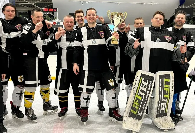 Bombers Malbork Mistrzem Polski amatorów w hokeju na lodzie małych lodowisk.