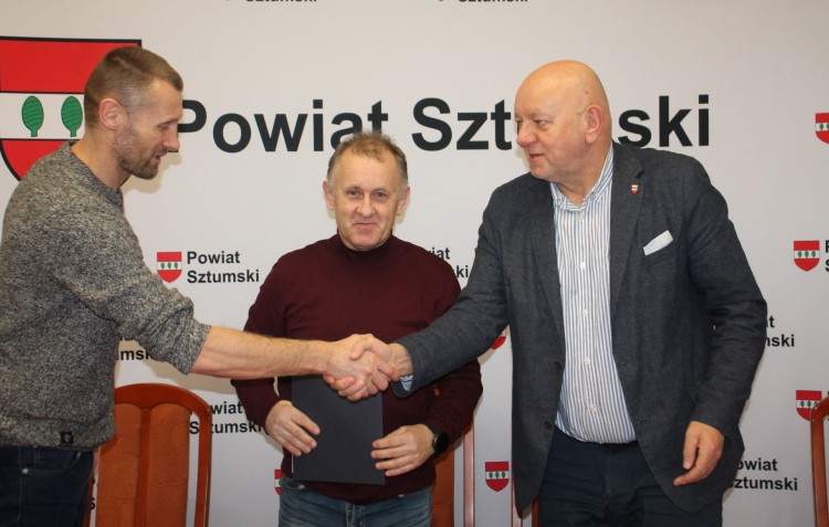 Sztum. Powiatowy Szkolny Związek Sportowy zorganizuje 58. wydarzeń – podpisano stosowną umowę.
