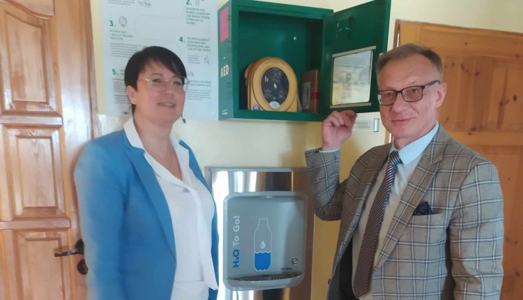 Nowy Dwór Gdański. Defibrylator AED dla Zespołu Szkół.
