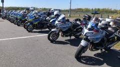 Malbork. Sezon motocyklowy rozpoczęty! - policjanci apelują o rozwagę i przestrzeganie przepisów.