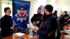 Sztum. Policjanci na Targach Pracy i Edukacji zachęcali do wstąpienia w ich szeregi.